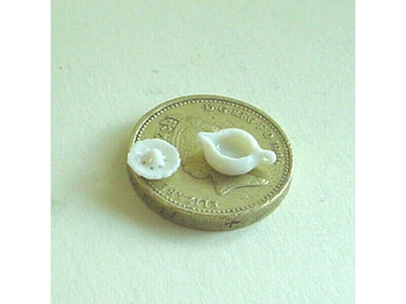 Dollhouse miniature 1:24 scale white china lemon squeezer - imported