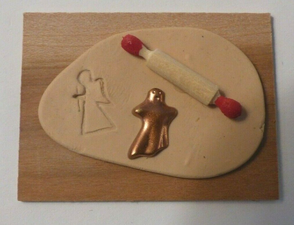 Dollhouse miniature "making ghost cookies" - handcrafted