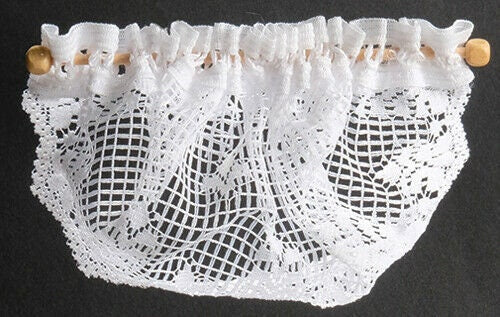 Dollhouse miniature country crocheted top valance, white