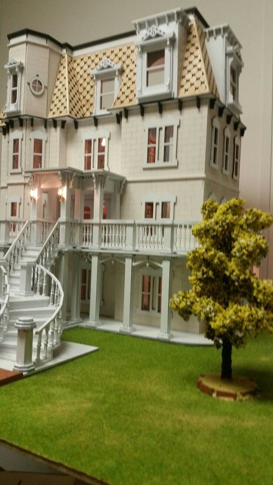 Hegeler Carus Mansion 1:24 scale Dollhouse Kit