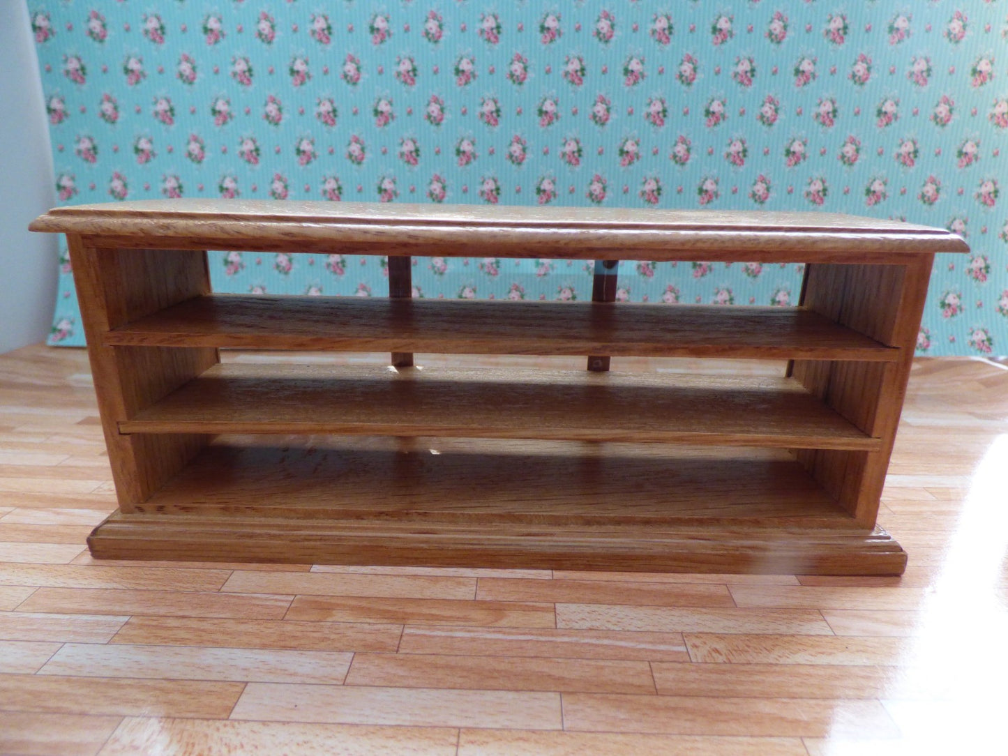 Dollhouse Miniature Solid Oak Long Display Case by Town Square Miniatures