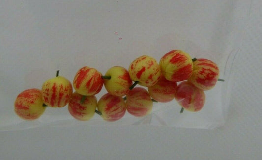 Dollhouse Miniature Set of 12 Red Apples