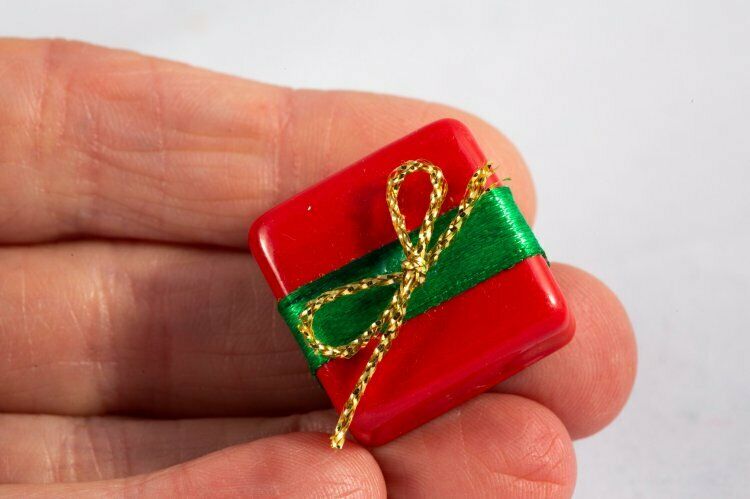 Red Candy Box by Reutter Porcelain - Dollhouse Miniature