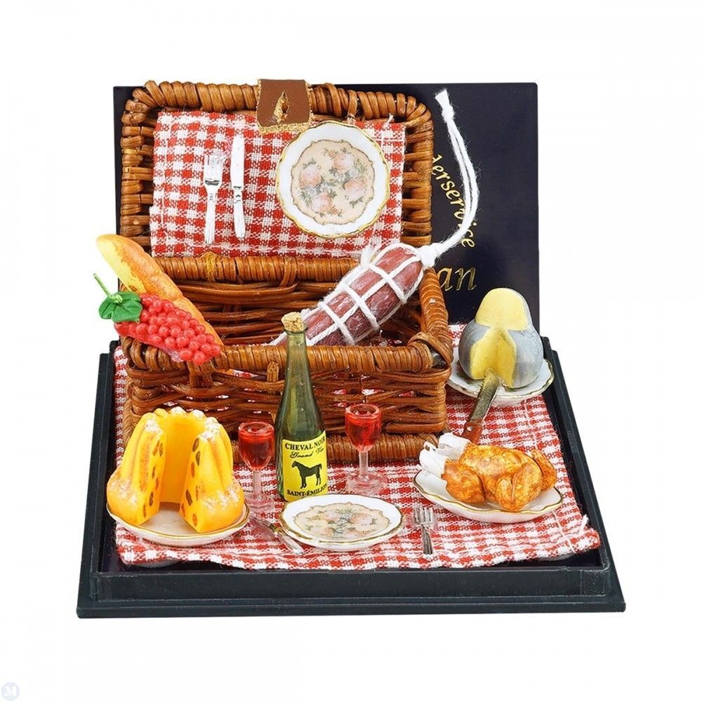 Reutter Porcelain - Dollhouse Miniature Picnic Basket