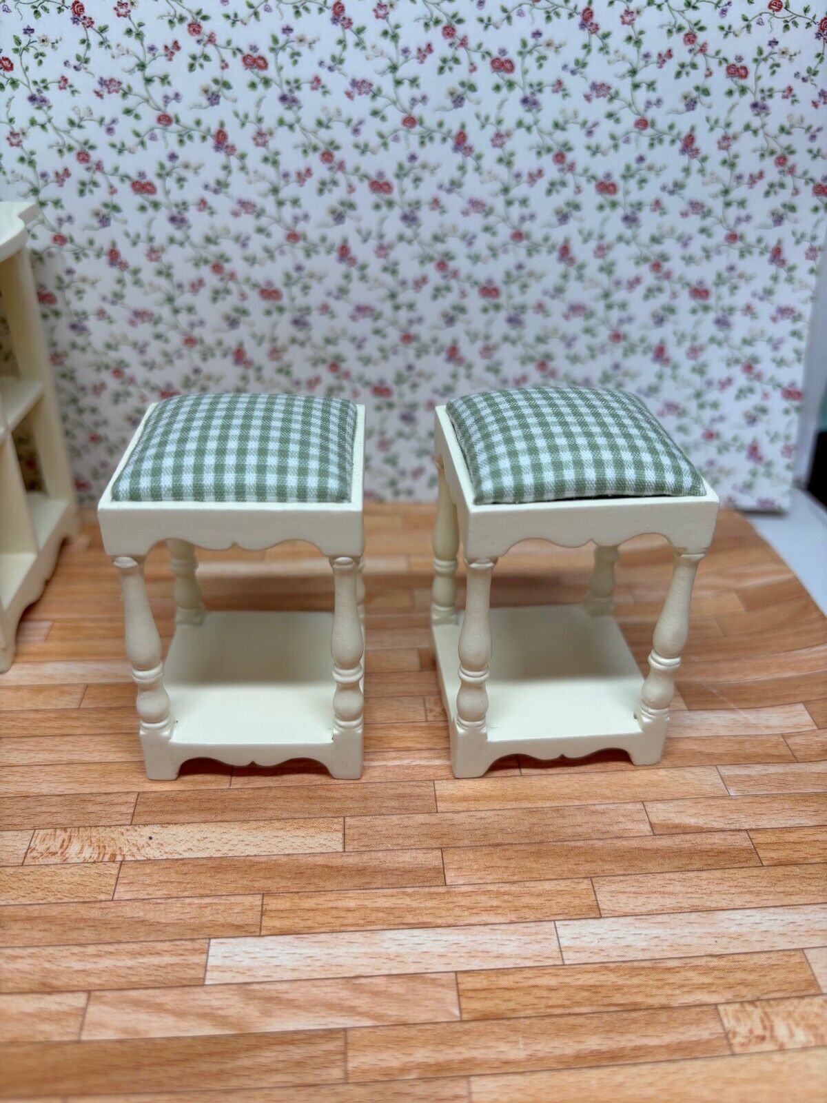 Gorgeous 3-Piece Kitchen Island + Stools for Dollhouse in Cream - Special Design