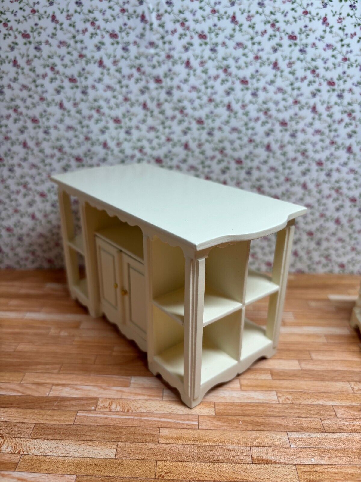 Gorgeous 3-Piece Kitchen Island + Stools for Dollhouse in Cream - Special Design