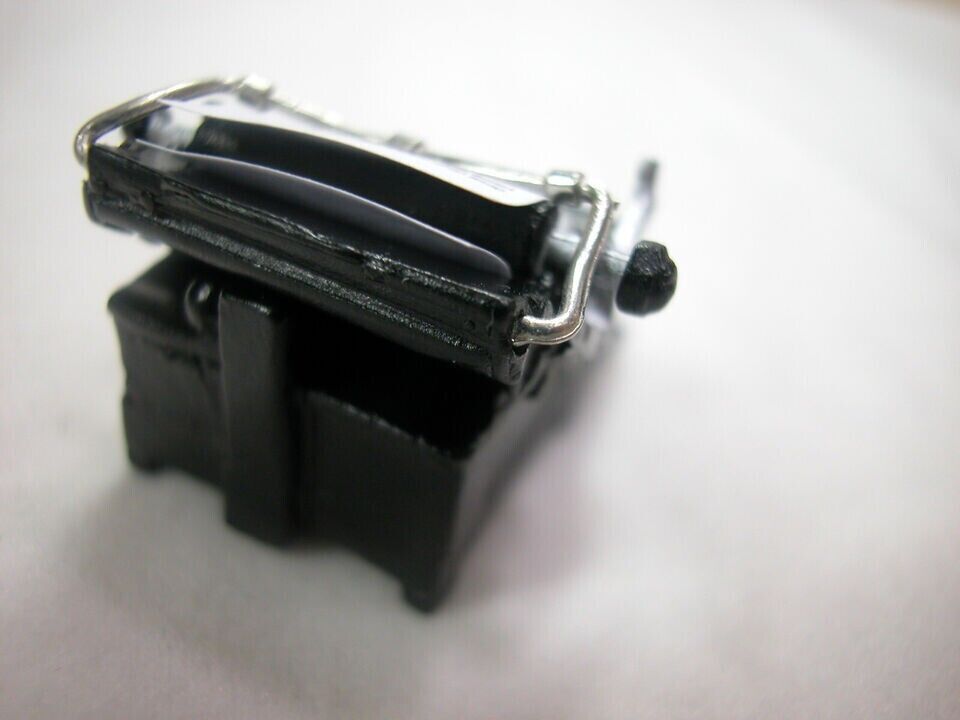 Heidi Ott  Dollhouse Miniature 1:12 Scale Typewriter