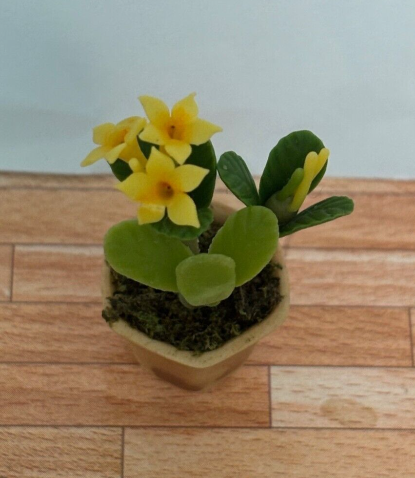 Dollhouse Miniature Yellow Daffodil in Pot - Handcrafted