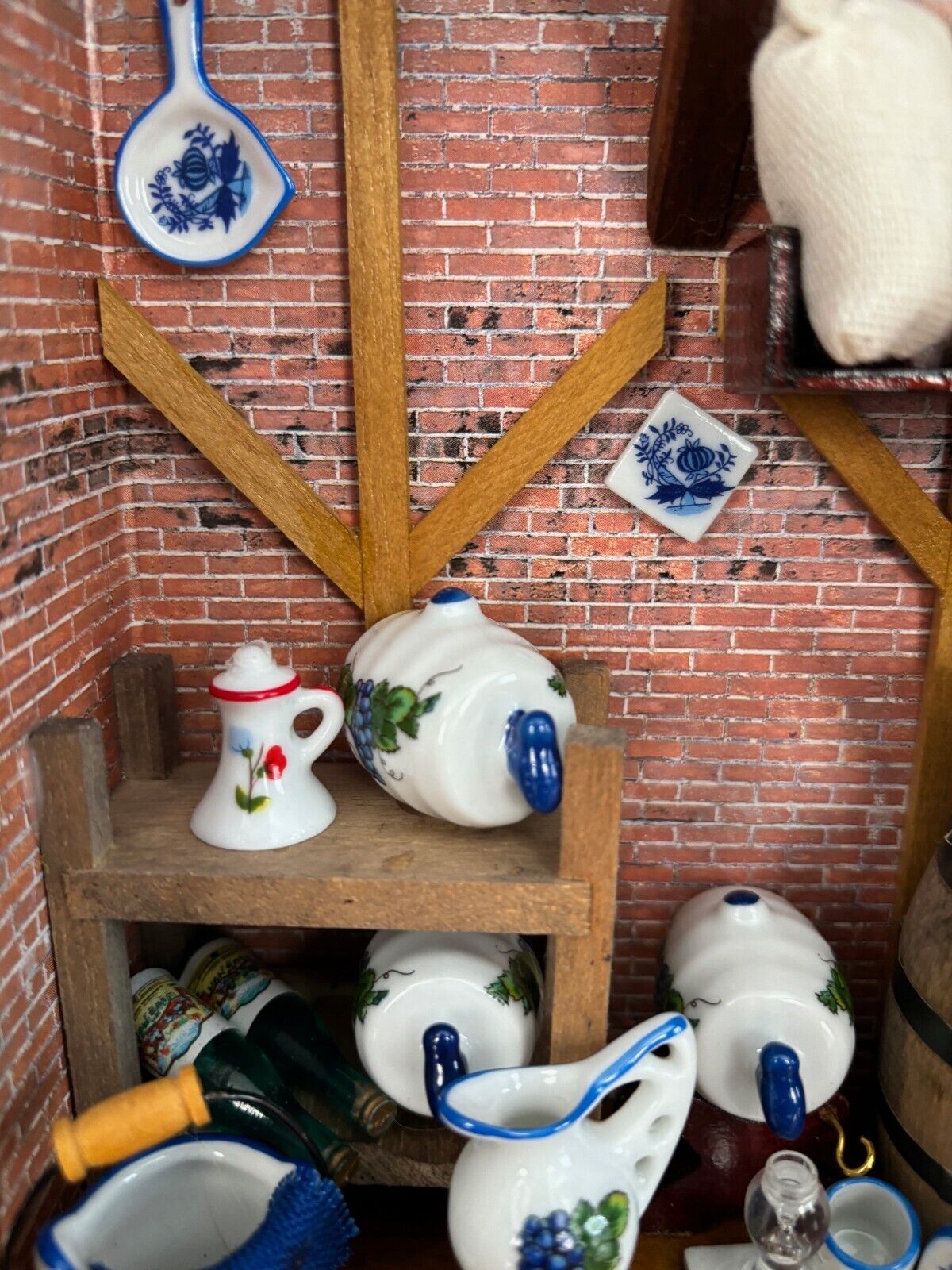 Reutter Porcelain Dollhouse Miniature Wine Room Display