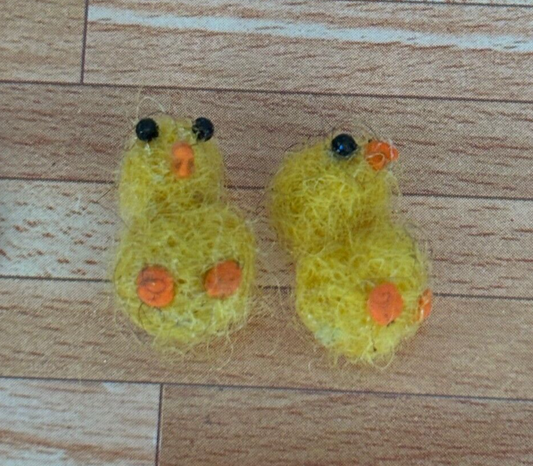 Dollhouse Miniature Felted Pair of Chicks, Handcrafted