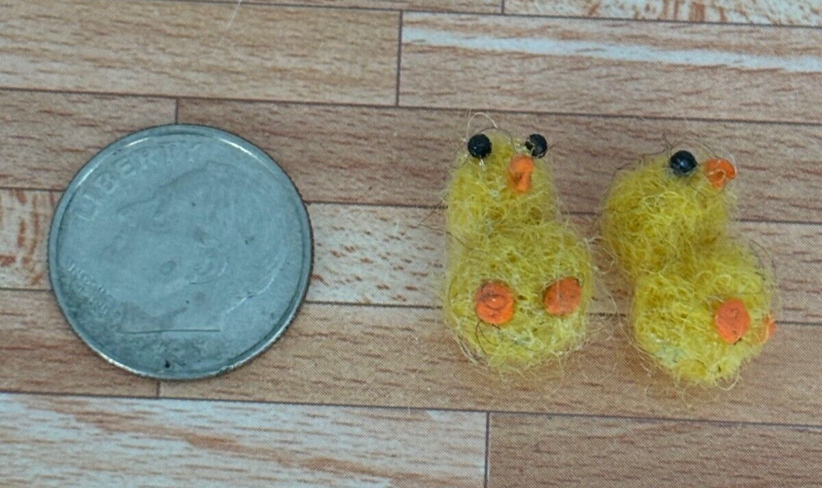 Dollhouse Miniature Felted Pair of Chicks, Handcrafted