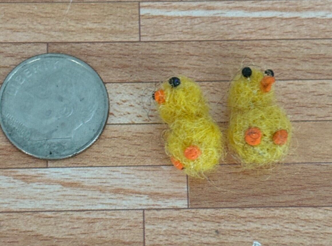 Dollhouse Miniature Felted Pair of Chicks, Handcrafted