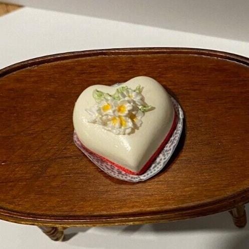Dollhouse miniature heart shaped cake with flowers by falcon miniatures