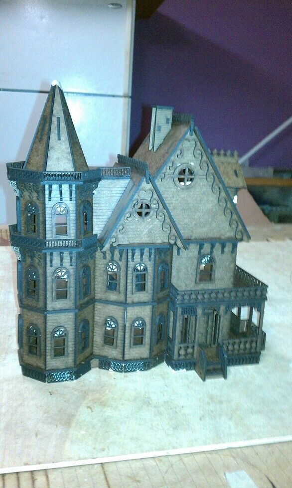 Leon Gothic 1:48 Scale Dollhouse Kit