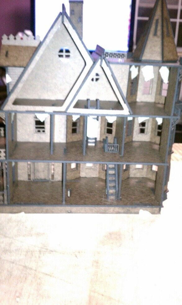 Leon Gothic 1:48 Scale Dollhouse Kit