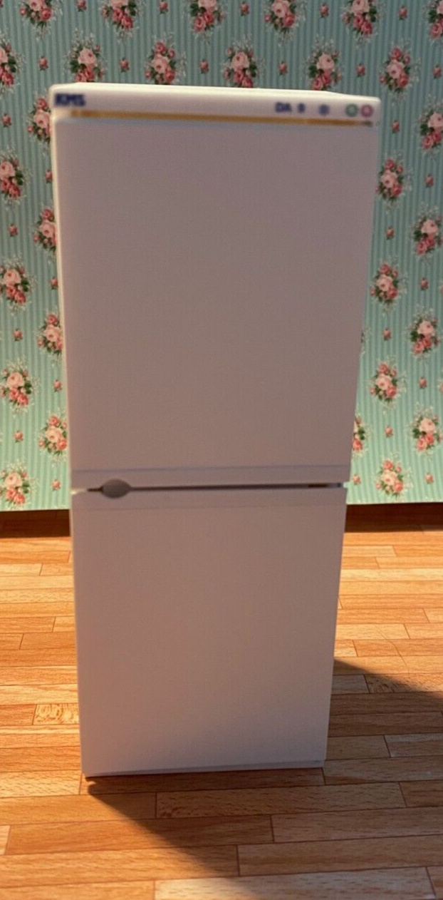 Dollhouse Miniature Fridge/Freezer, White, by Delph Miniatures