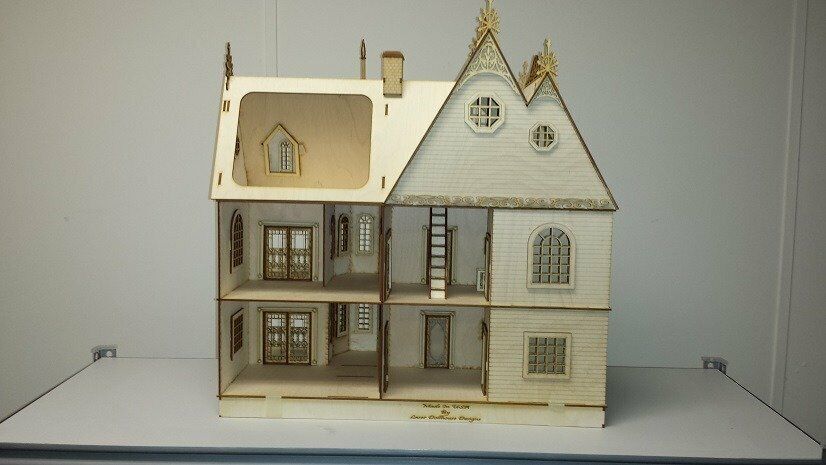 Jasmine Gothic Victorian 1:24 Kit with French Doors
