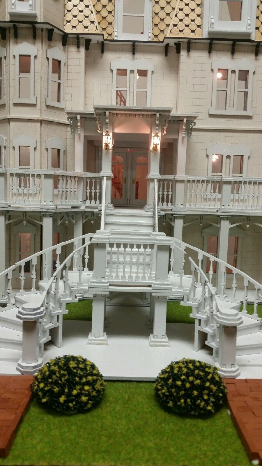 Hegeler Carus Mansion 1:24 scale Dollhouse Kit