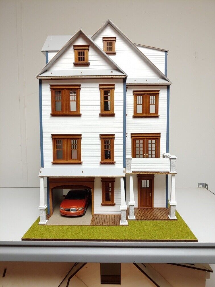 Clarkson Craftsman Mansion 1:24 Dollhouse Kit