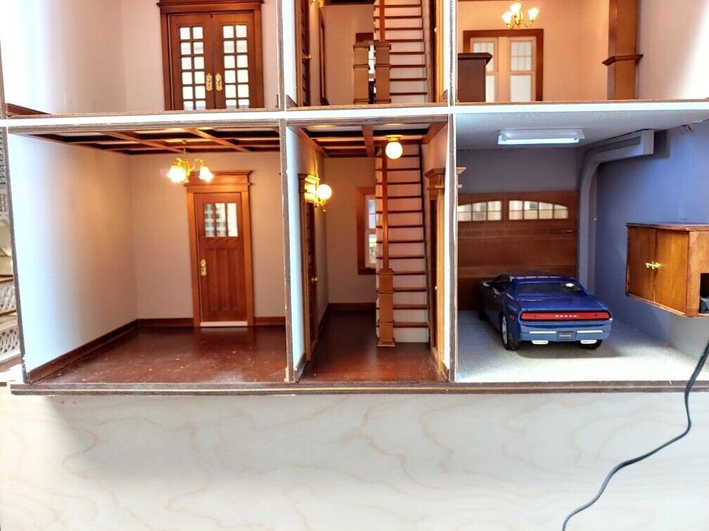 Clarkson Craftsman Mansion 1:12 Dollhouse Kit