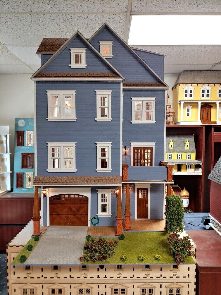 Clarkson Craftsman Mansion 1:12 Dollhouse Kit