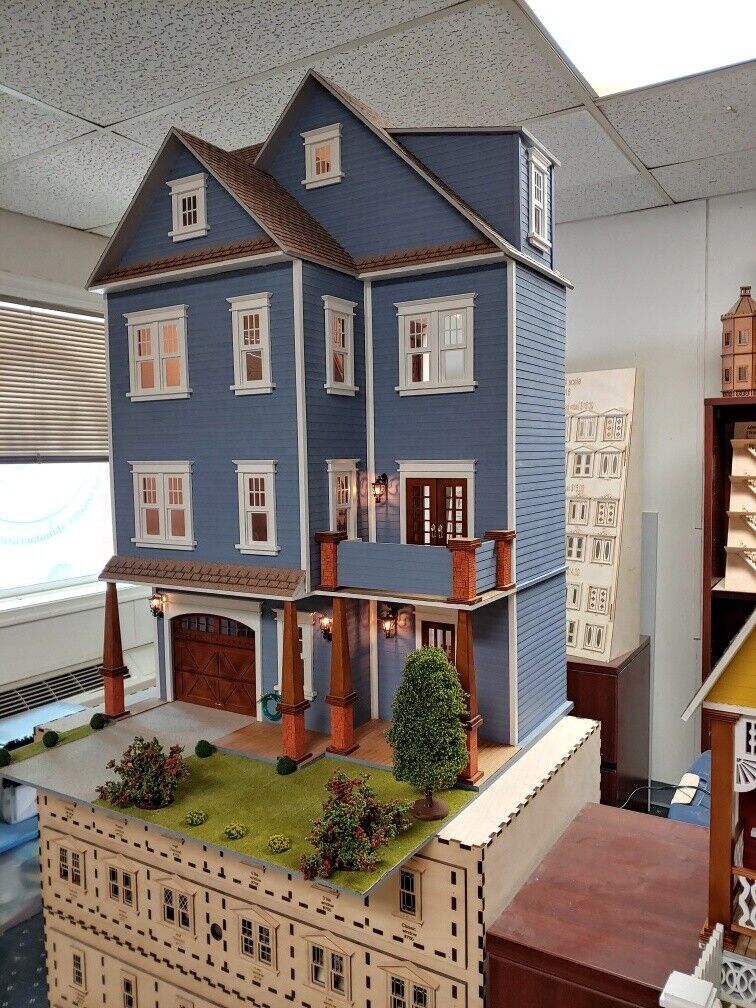 Clarkson Craftsman Mansion 1:12 Dollhouse Kit