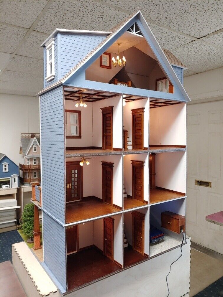 Clarkson Craftsman Mansion 1:12 Dollhouse Kit