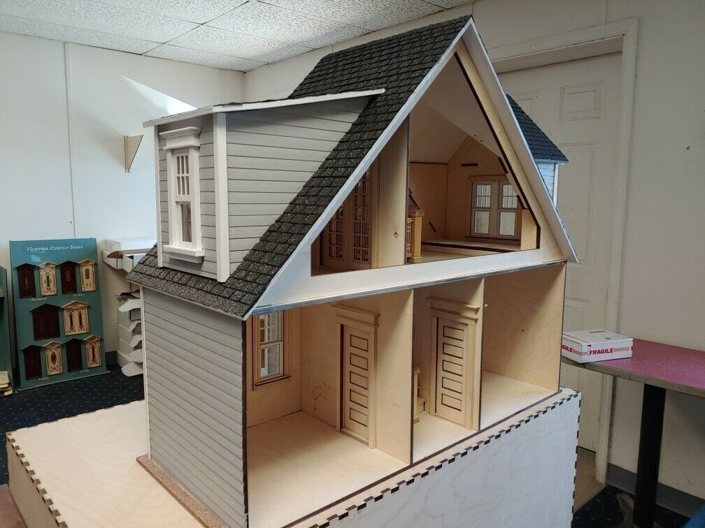 Clarkson Craftsman Cottage 1:12 Dollhouse Kit