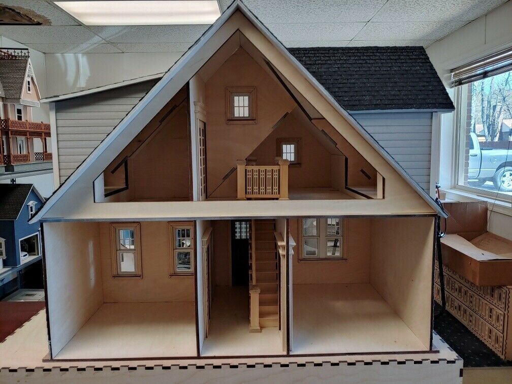 Clarkson Craftsman Cottage 1:12 Dollhouse Kit
