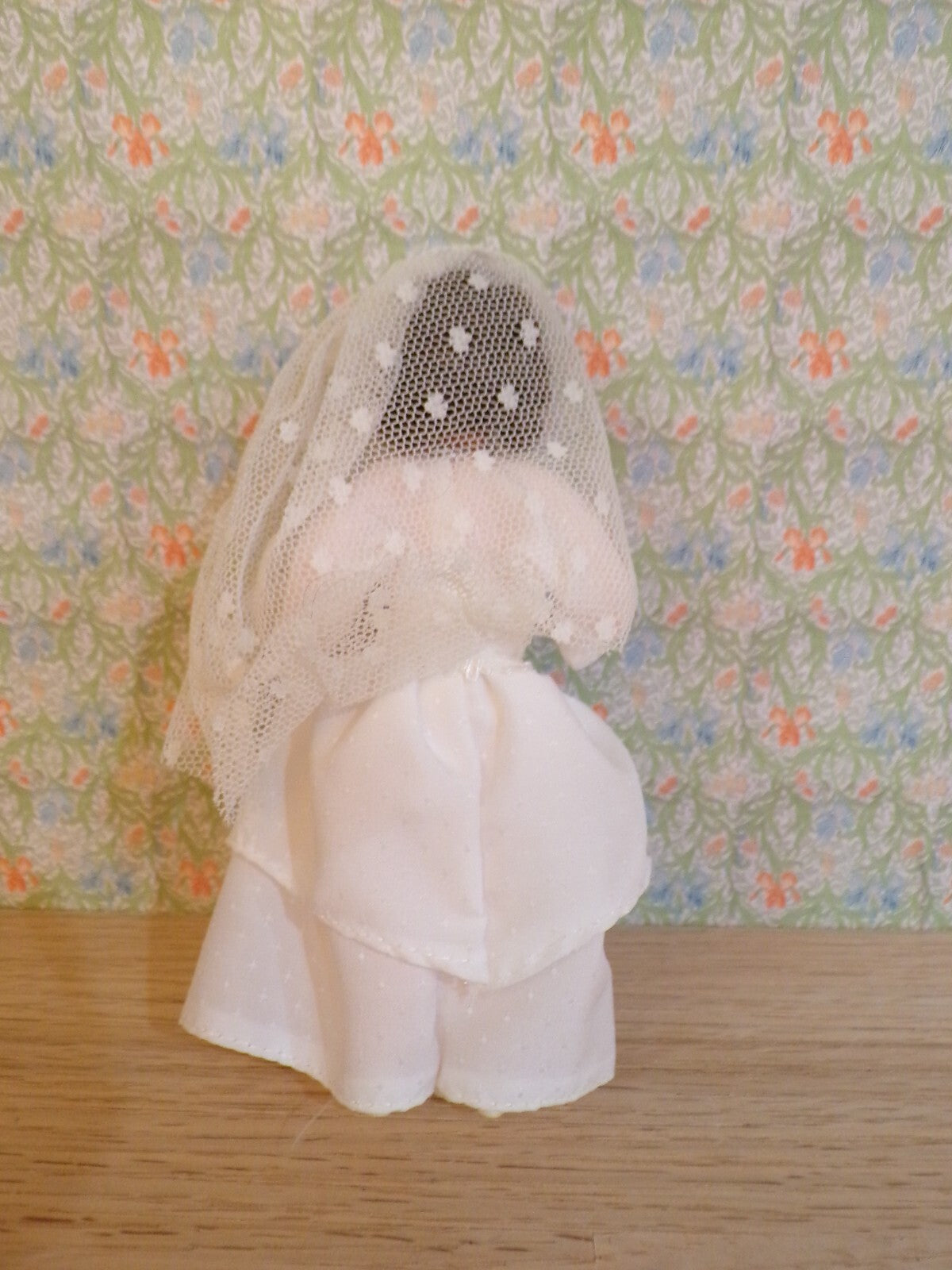 Dollhouse Miniature Brunette Bride Doll 1/12 Scale