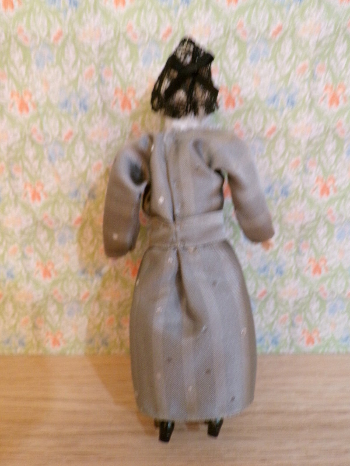 Dollhouse Caco Older Woman Doll  1/12 Scale