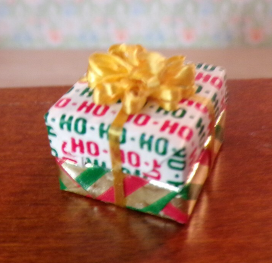 Dollhouse Miniature Christmas Single Wrapped Gift #CH4 Handcrafted