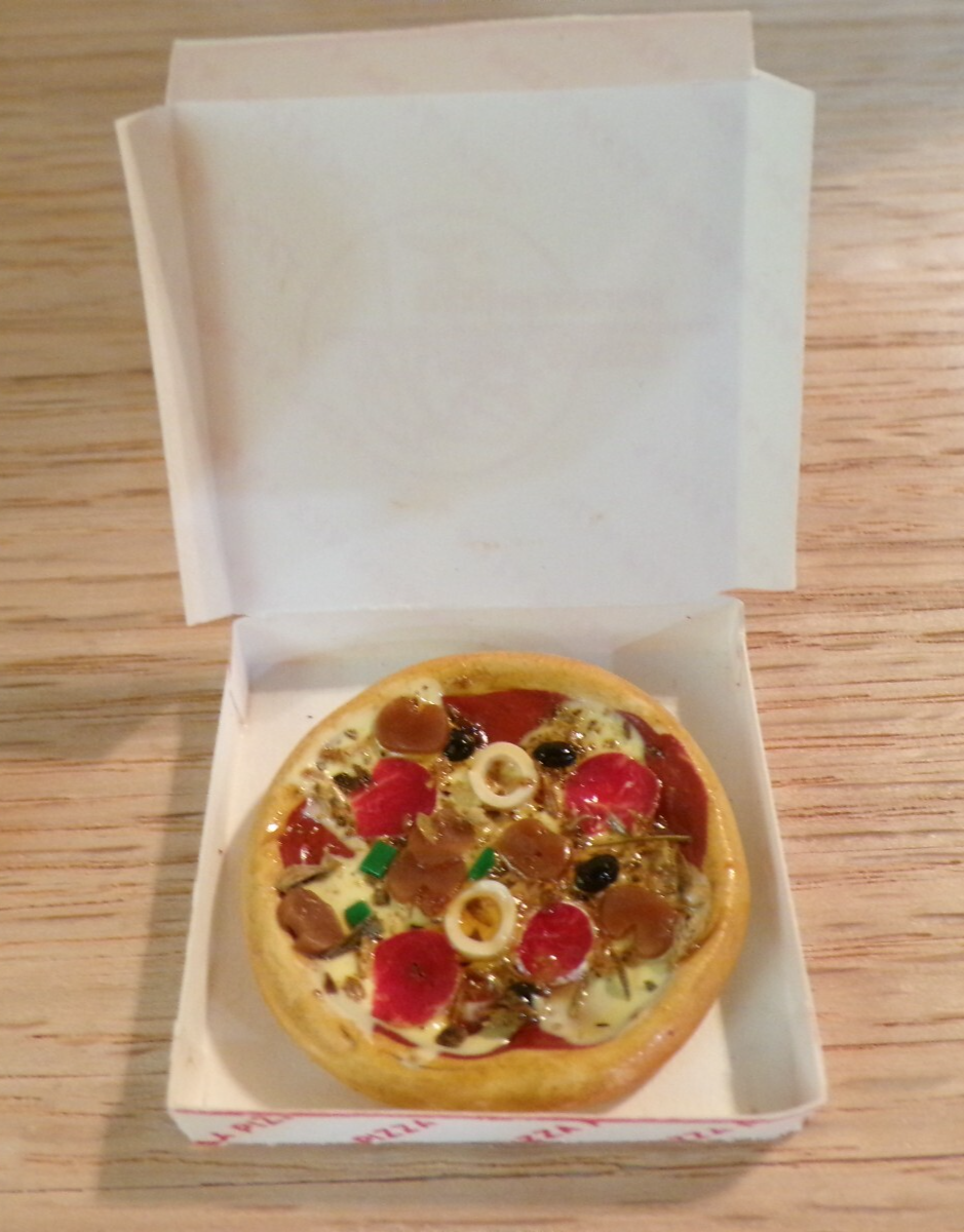 Dollhouse Miniature Pizza in Box - Handcrafted
