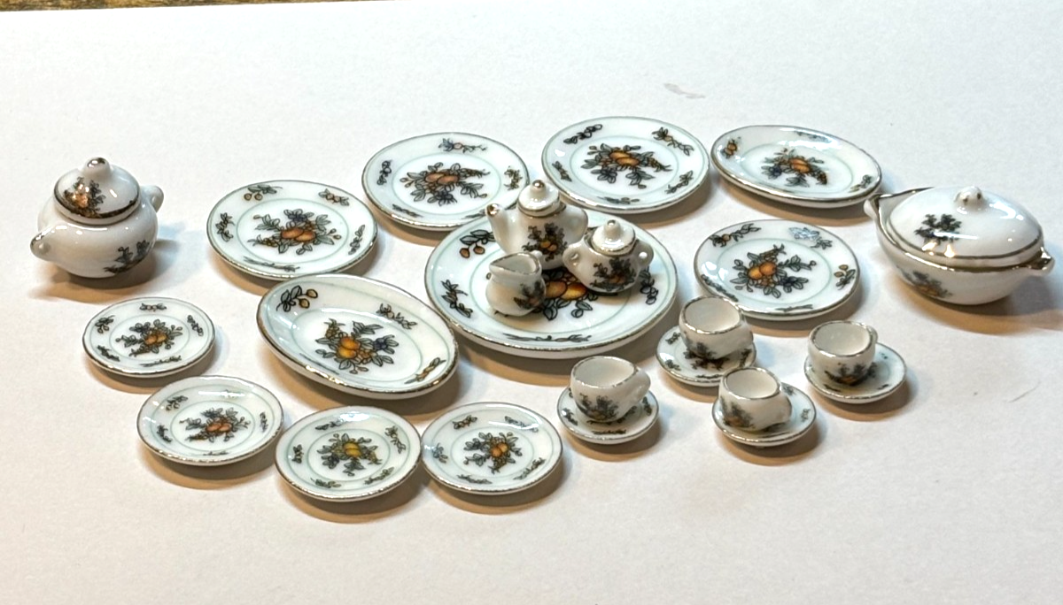 Dollhouse Miniature 26 Piece Oranges/Greenery Tea Set