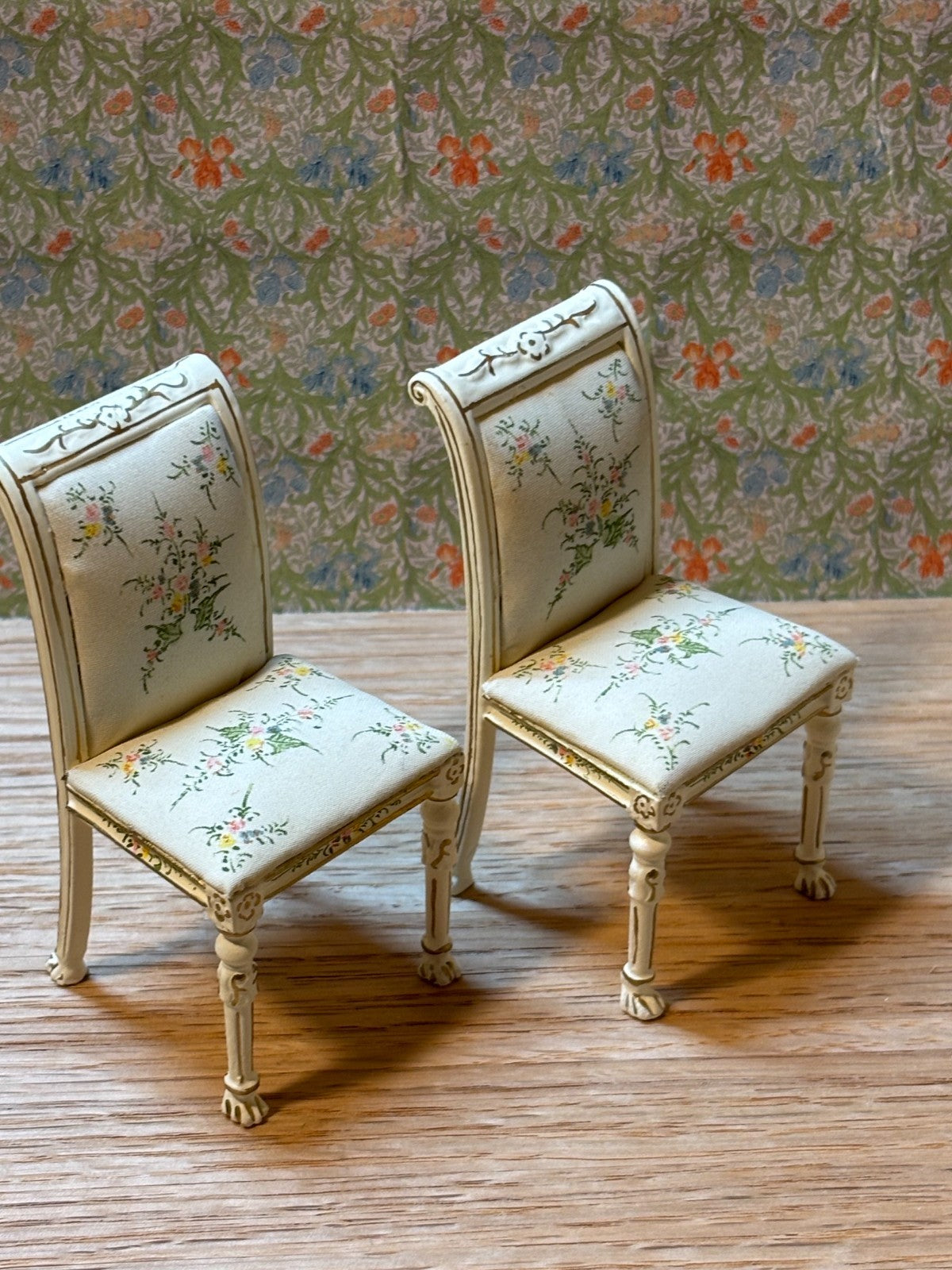 Dollhouse Miniature 6-Piece Dining Set with Oriental Design by Hansson
