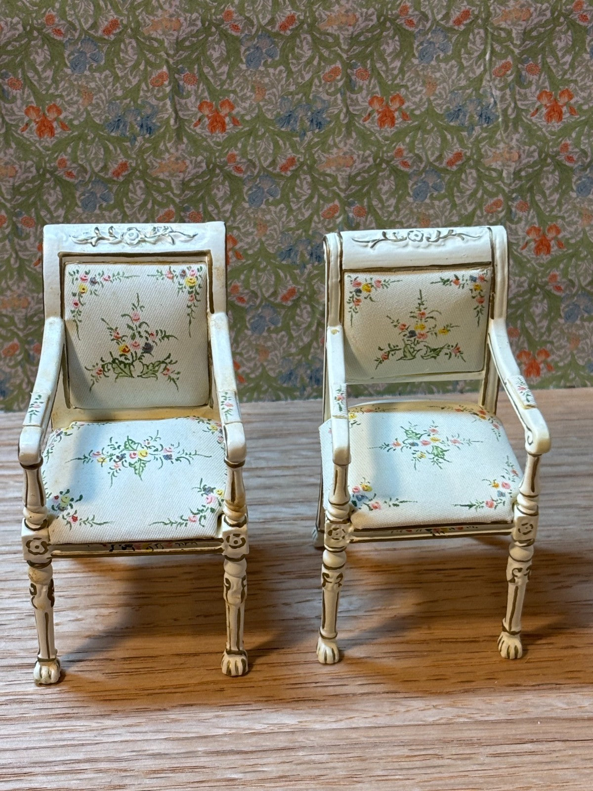 Dollhouse Miniature 6-Piece Dining Set with Oriental Design by Hansson