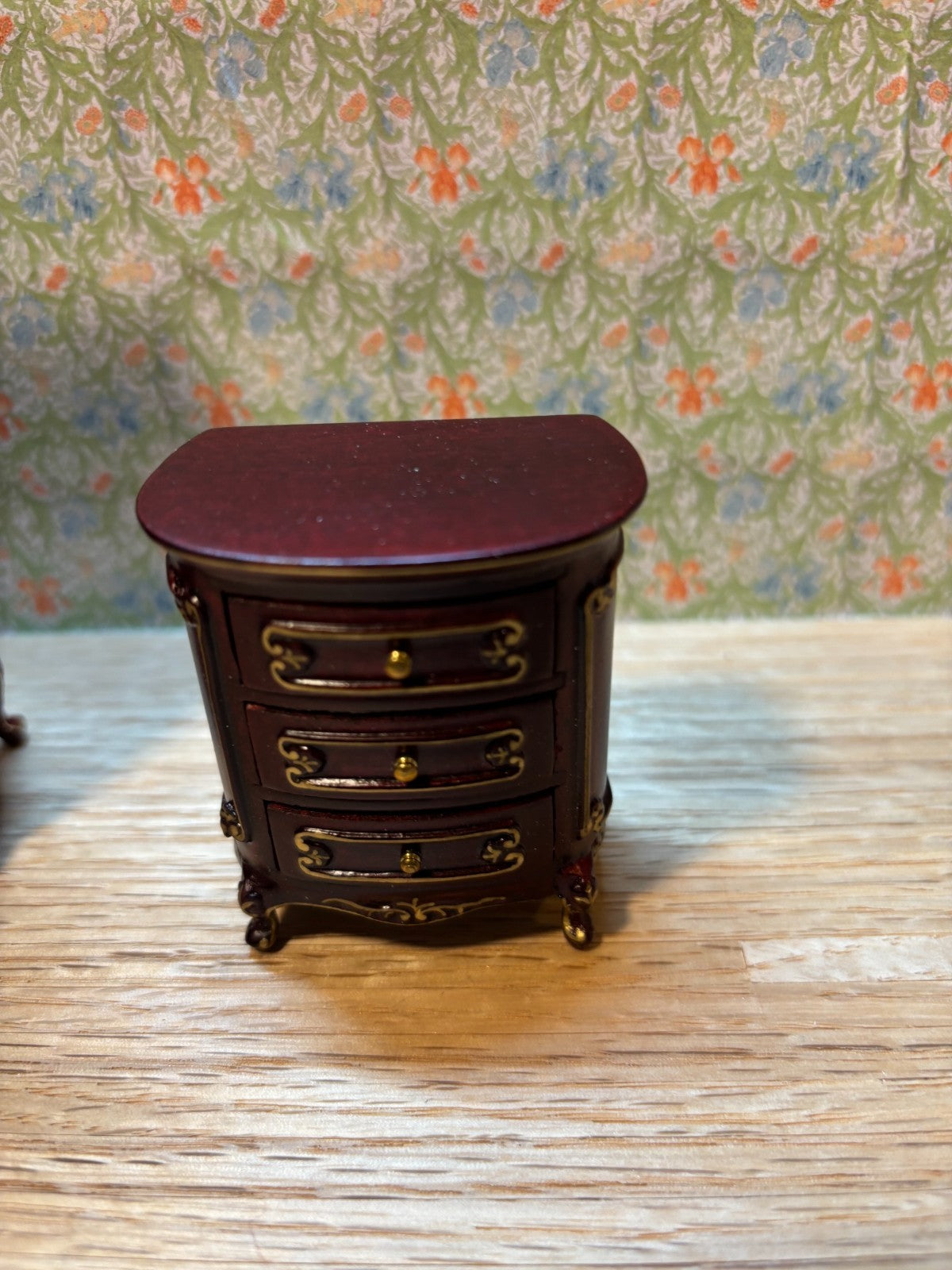Dollhouse Miniature 5 Piece Mahogany and Gold  Bedroom Furniture Set by Hansson