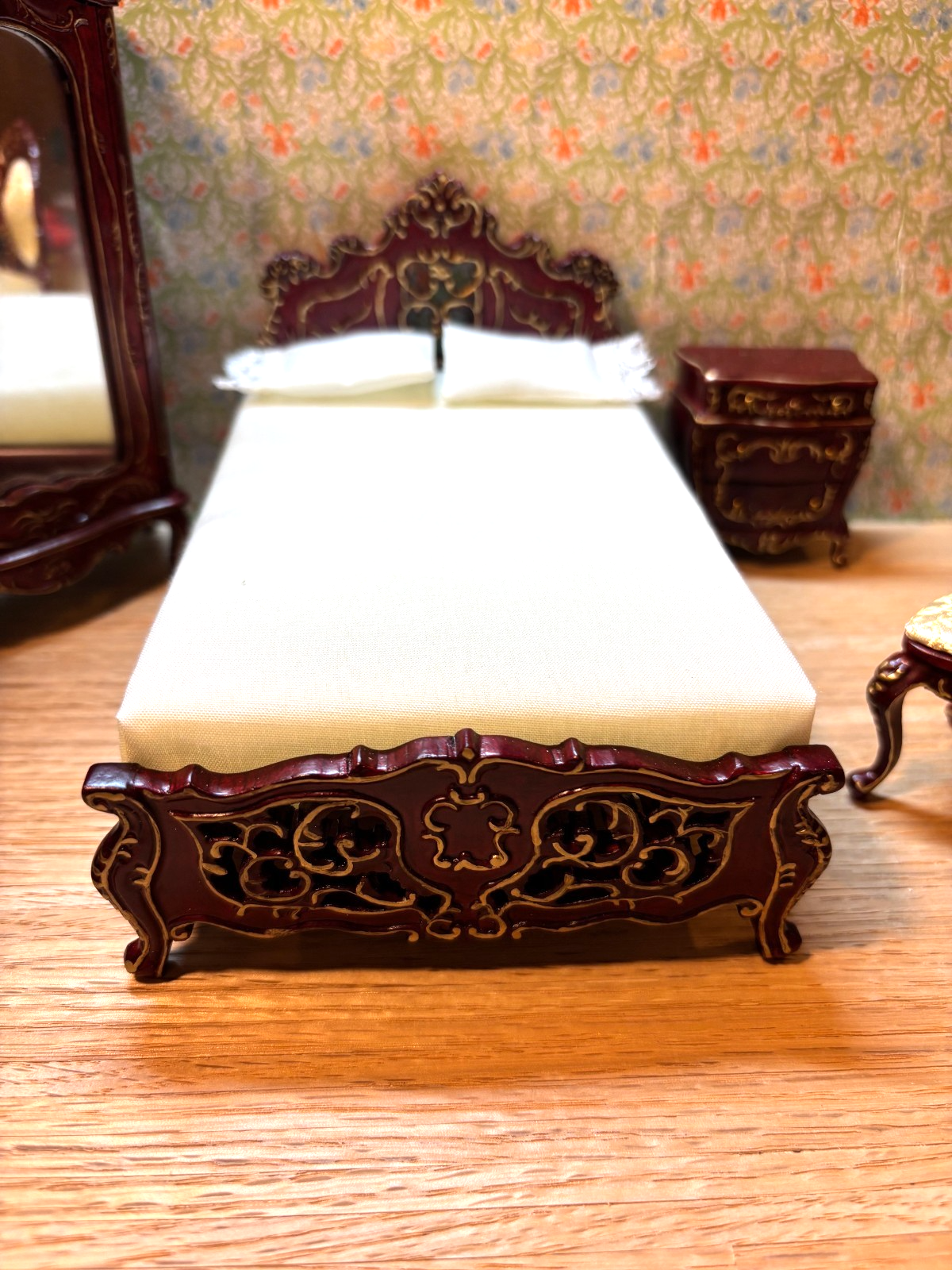 Dollhouse Miniature 6 Piece Mahogany Bedroom Set Set by Hansson