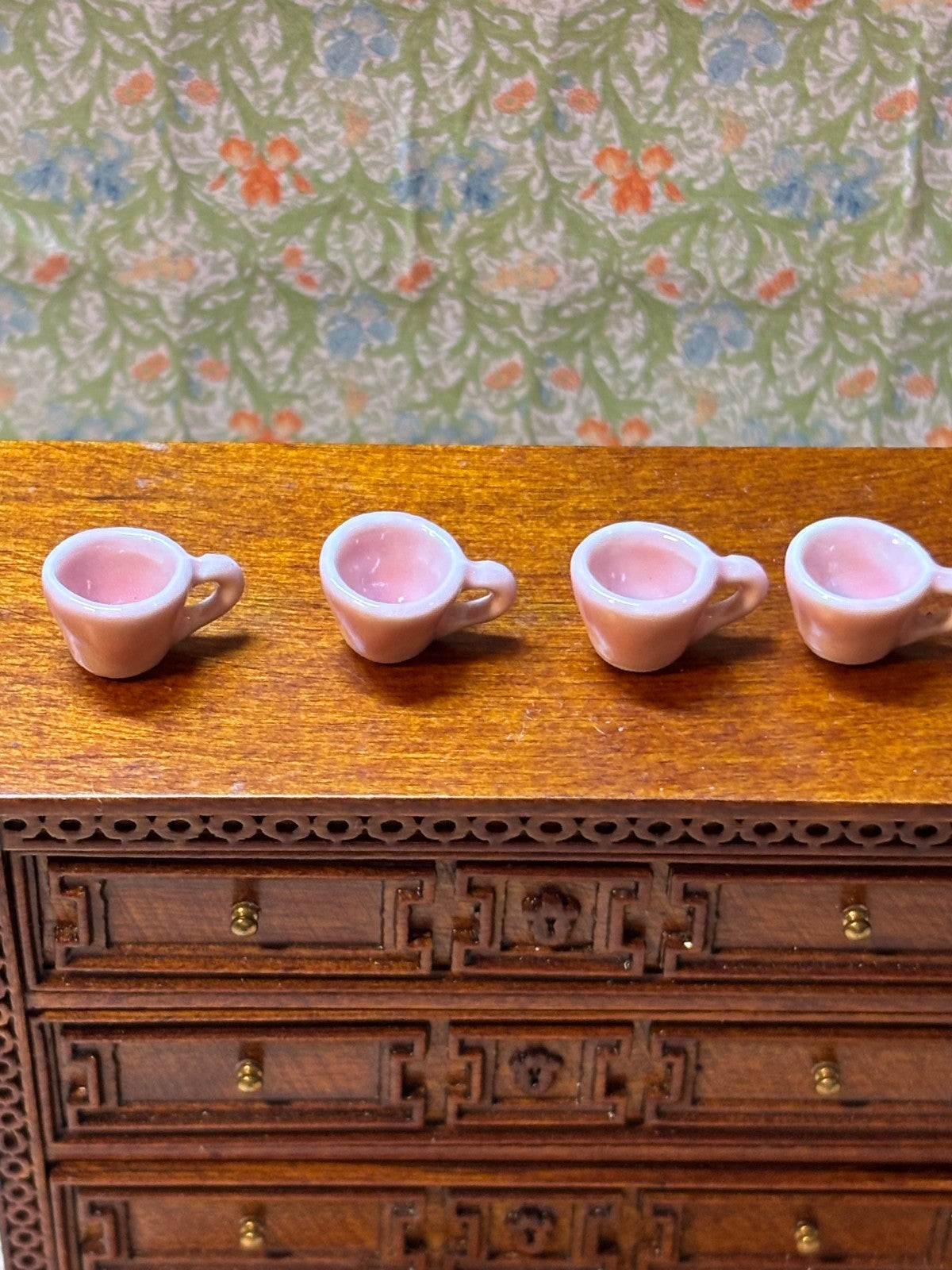 Dollhouse Miniature Set of 4 Pink Ceramic Coffee Cups