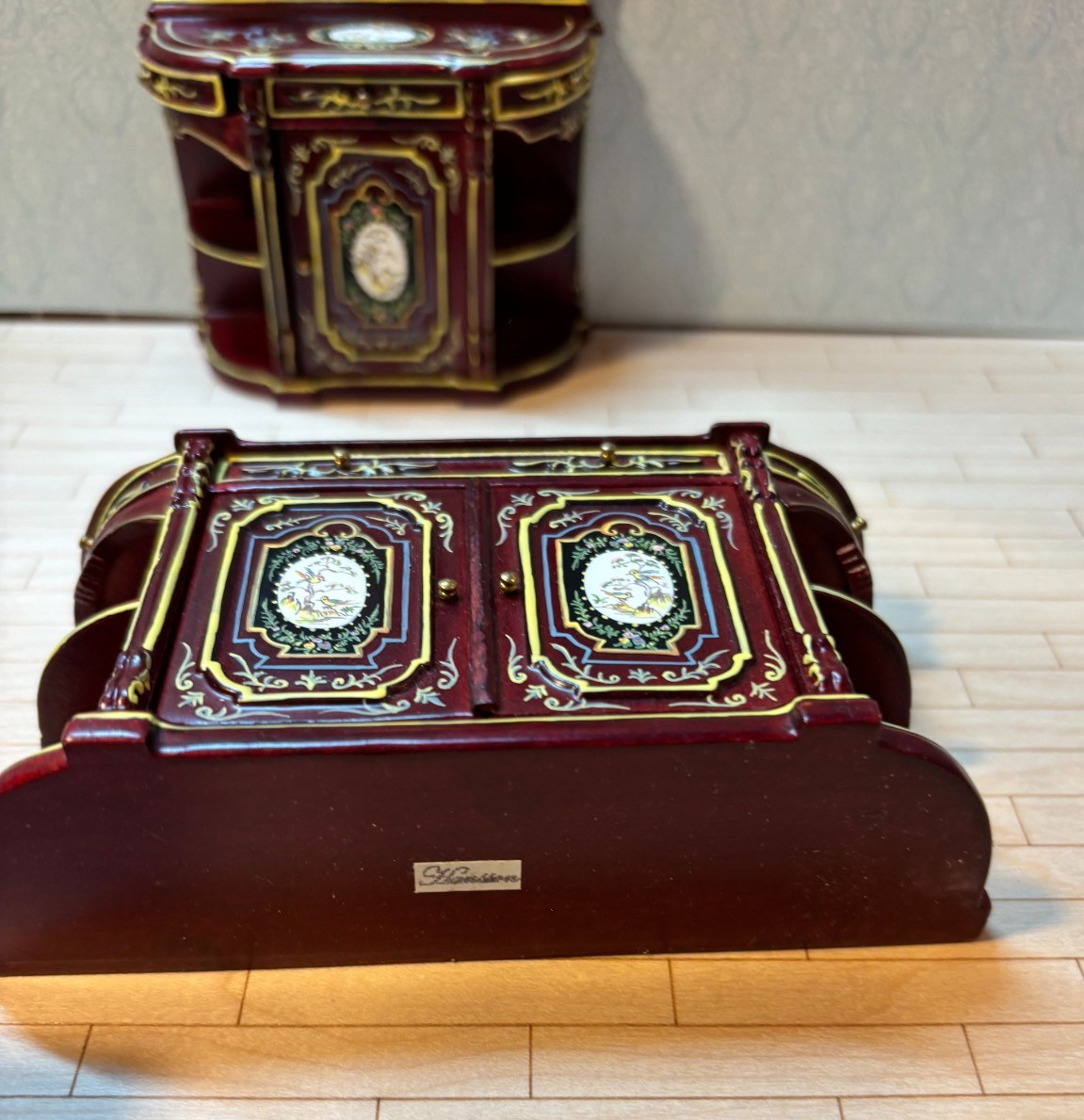 Dollhouse Miniature 7-Piece Mahogany and Gold Dining Set by Hansson