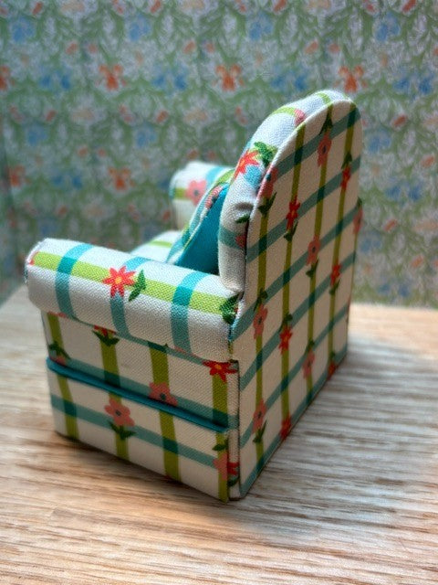 Dollhouse Miniature Daisy Garden Loveseat and Armchair Handcrafted